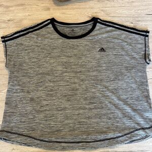 Adidas Women's climate tshirt XL